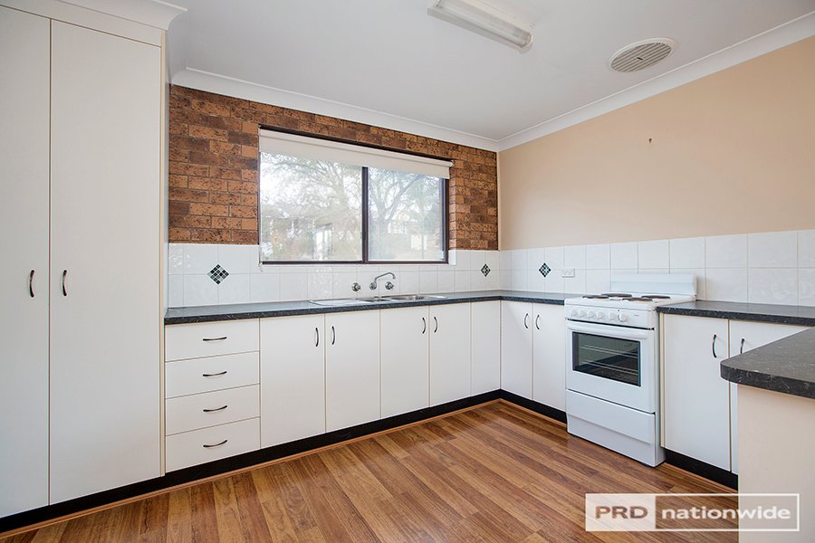 23 Brolga Way TAMWORTH 3