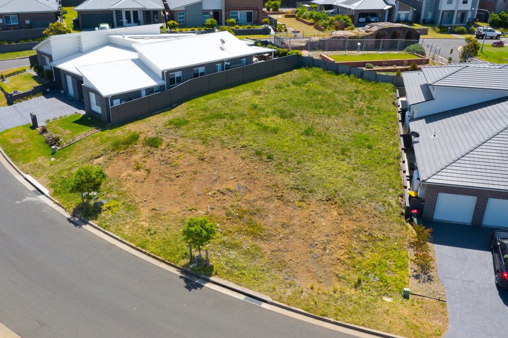23 Brooks Terrace KANAHOOKA 2