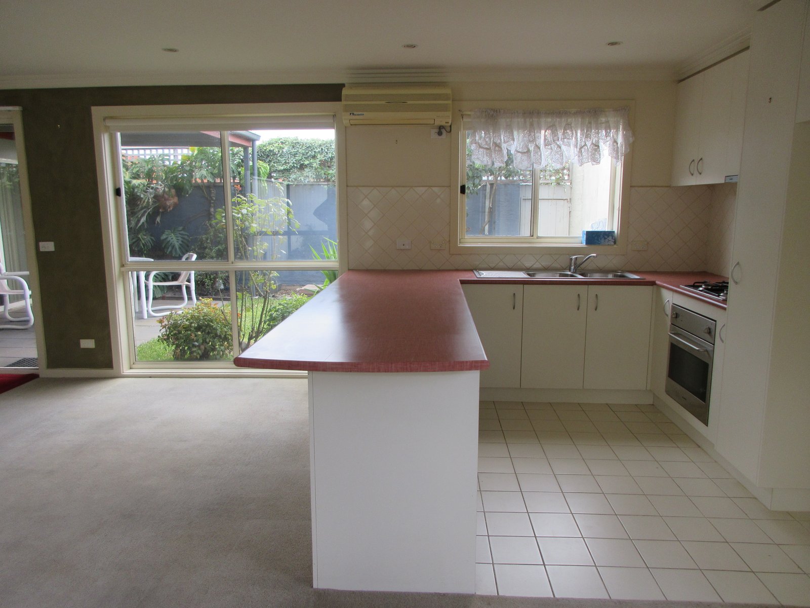 Gallery: 2/3 Caleb Street