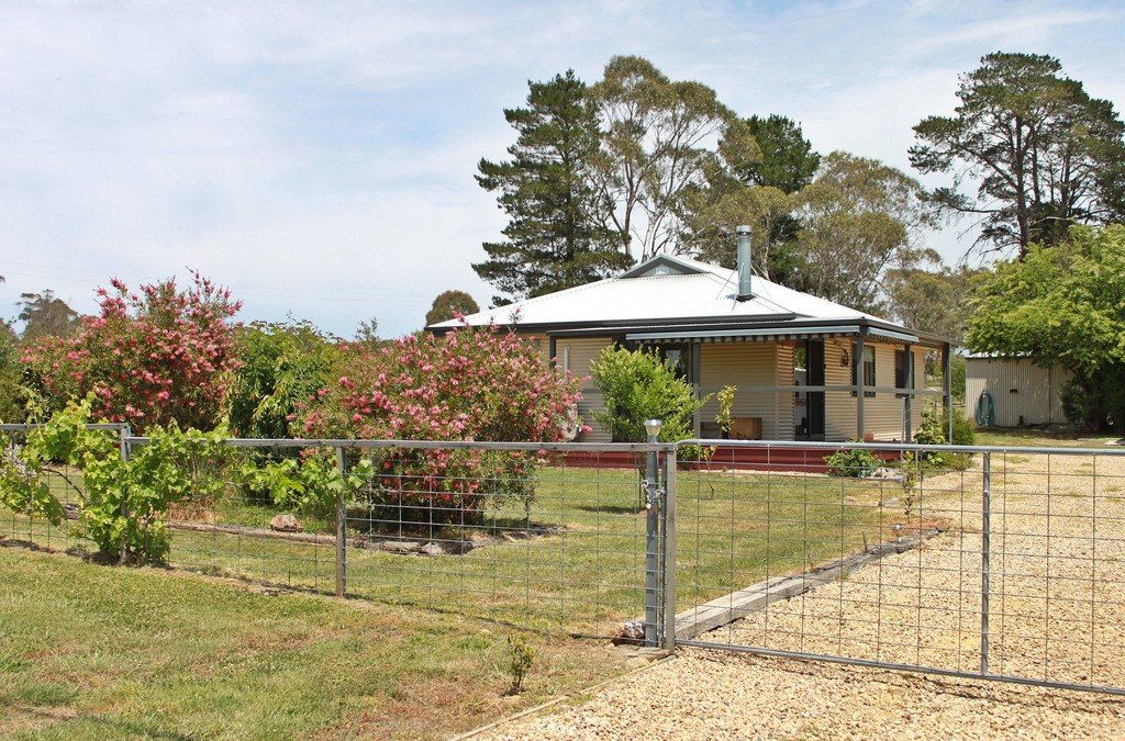 23 Carabost Street TUMBARUMBA 1