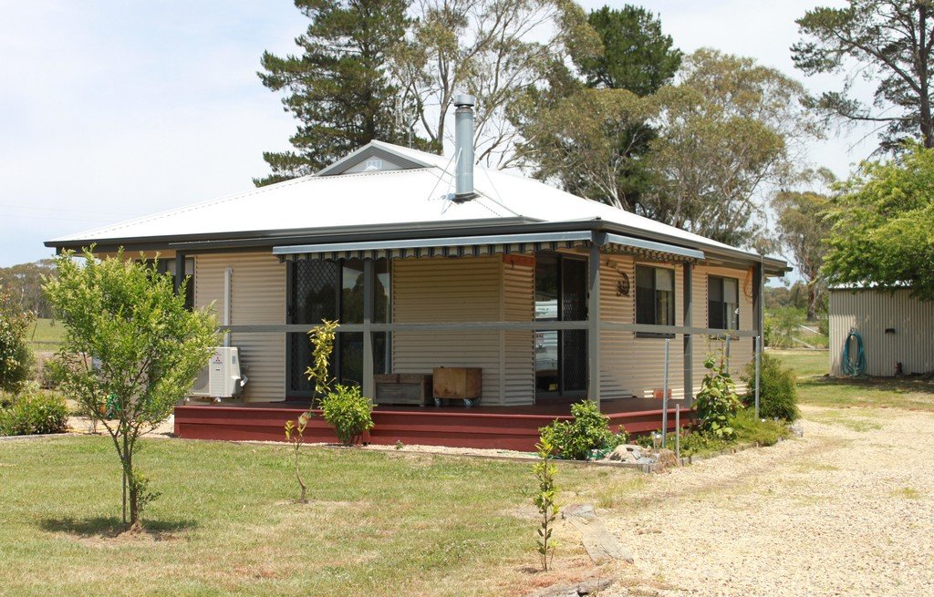23 Carabost Street TUMBARUMBA 9