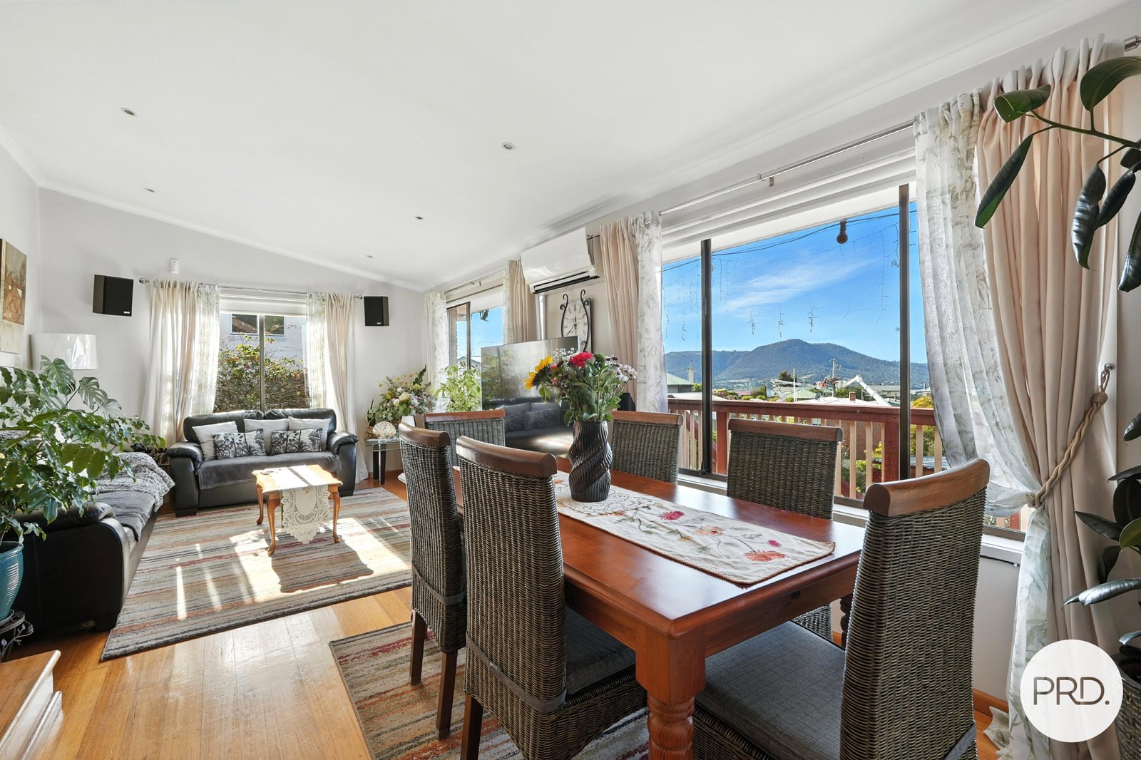 23 Carcoola Street CHIGWELL 12