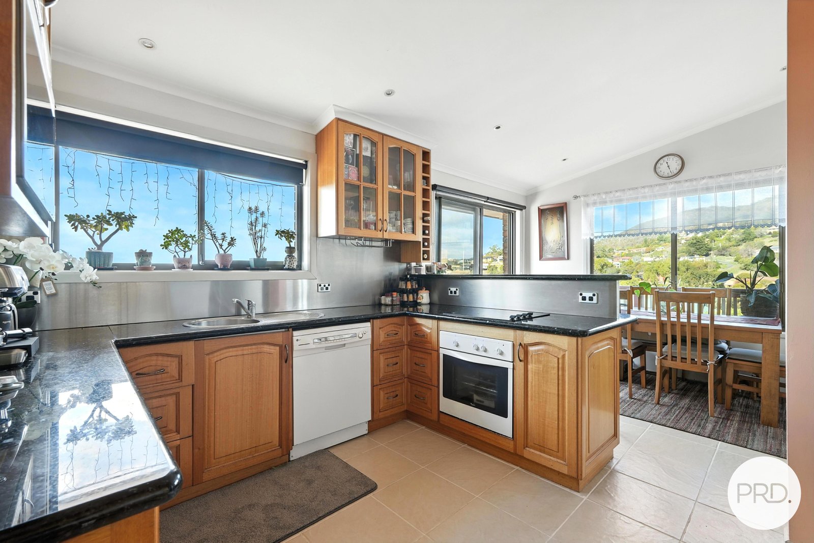 23 Carcoola Street CHIGWELL 15