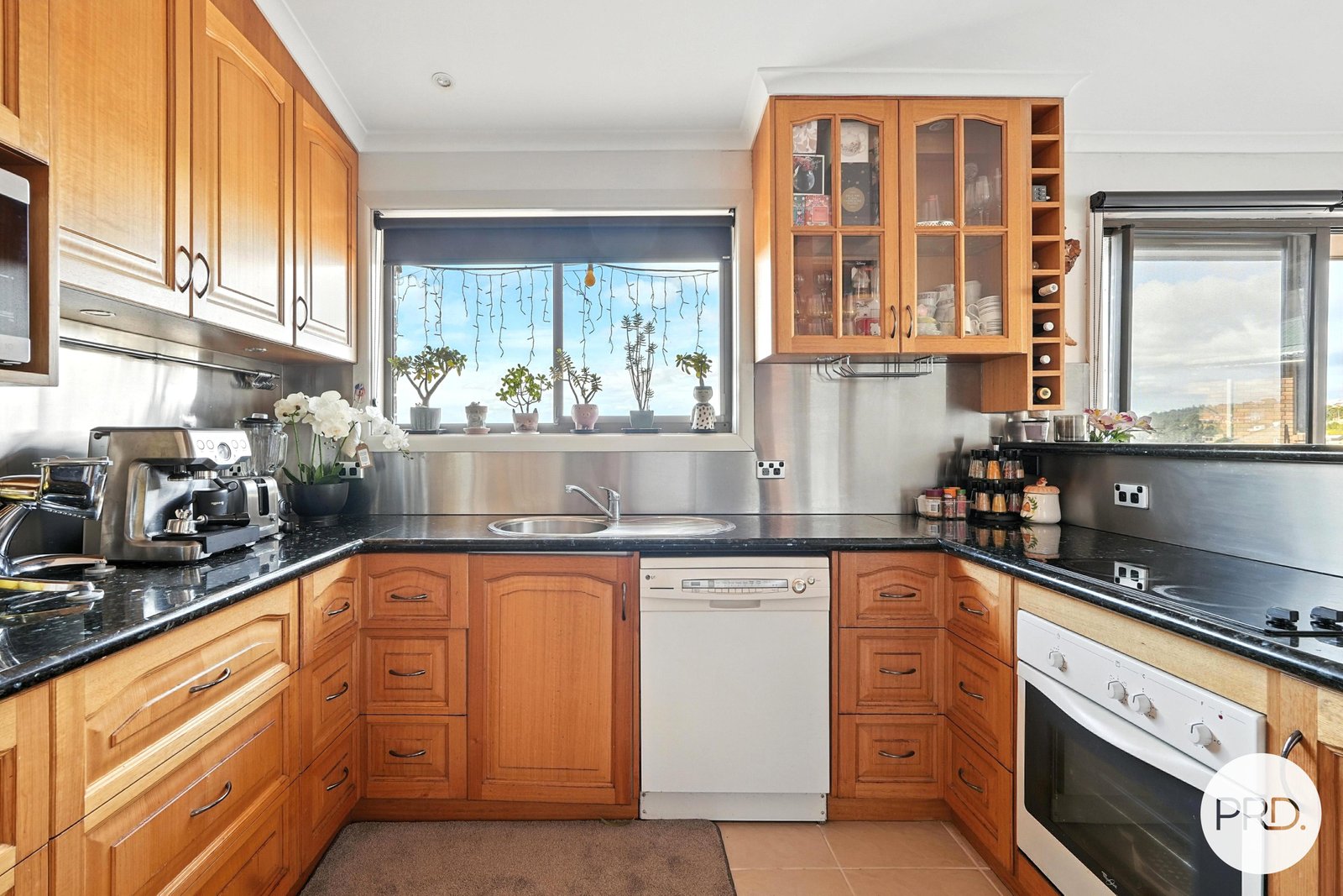 23 Carcoola Street CHIGWELL 16