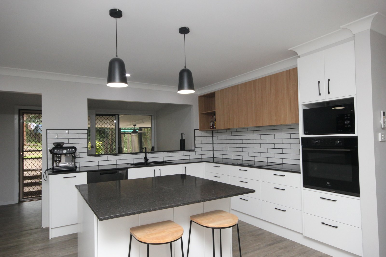 23 Caringal Drive MIDDLE BROTHER 3