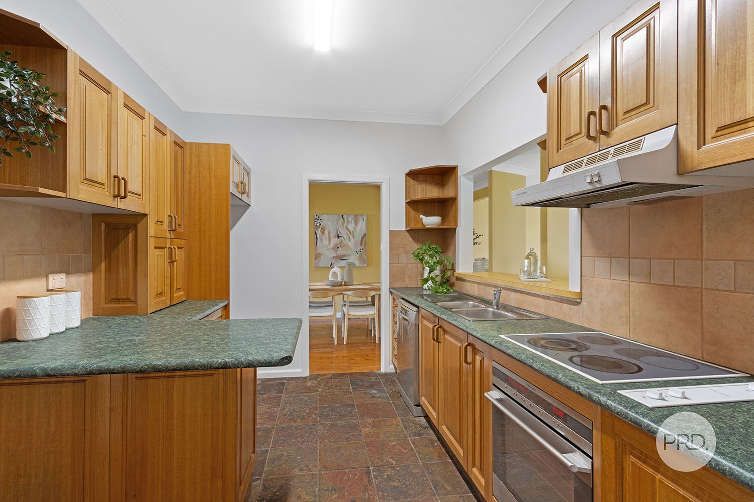 23 Carter Crescent GYMEA BAY 9