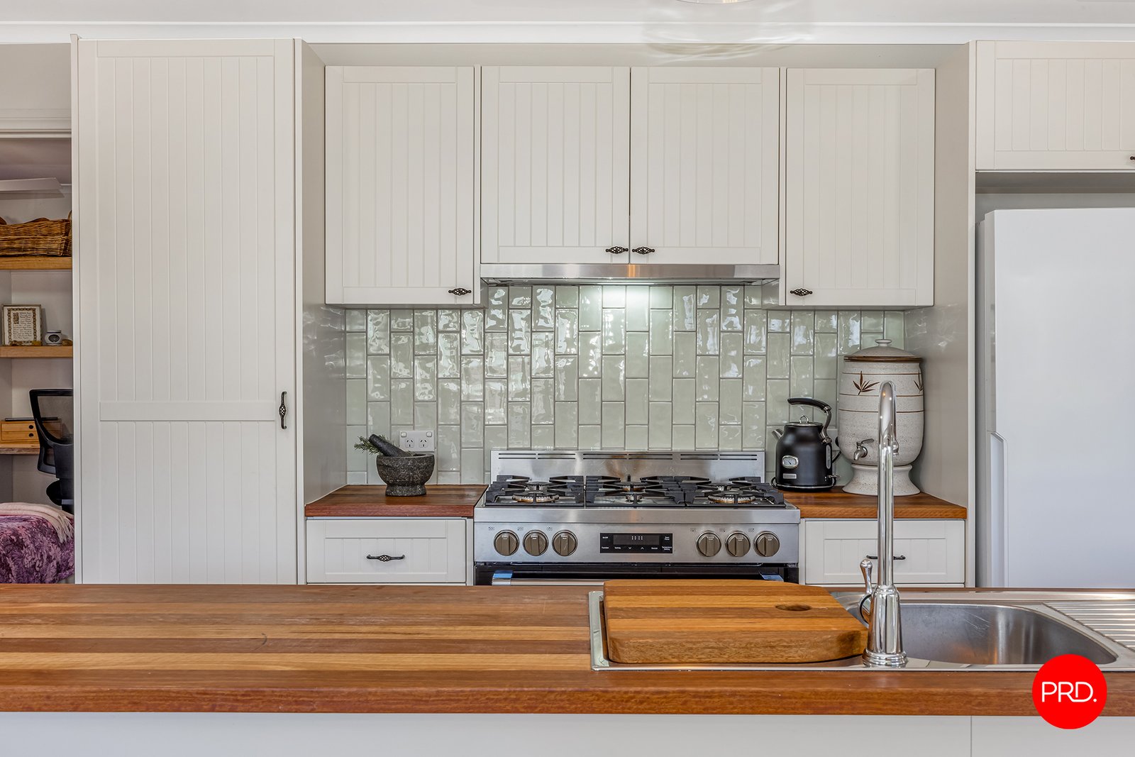23 Castles Crescent KYNETON 13