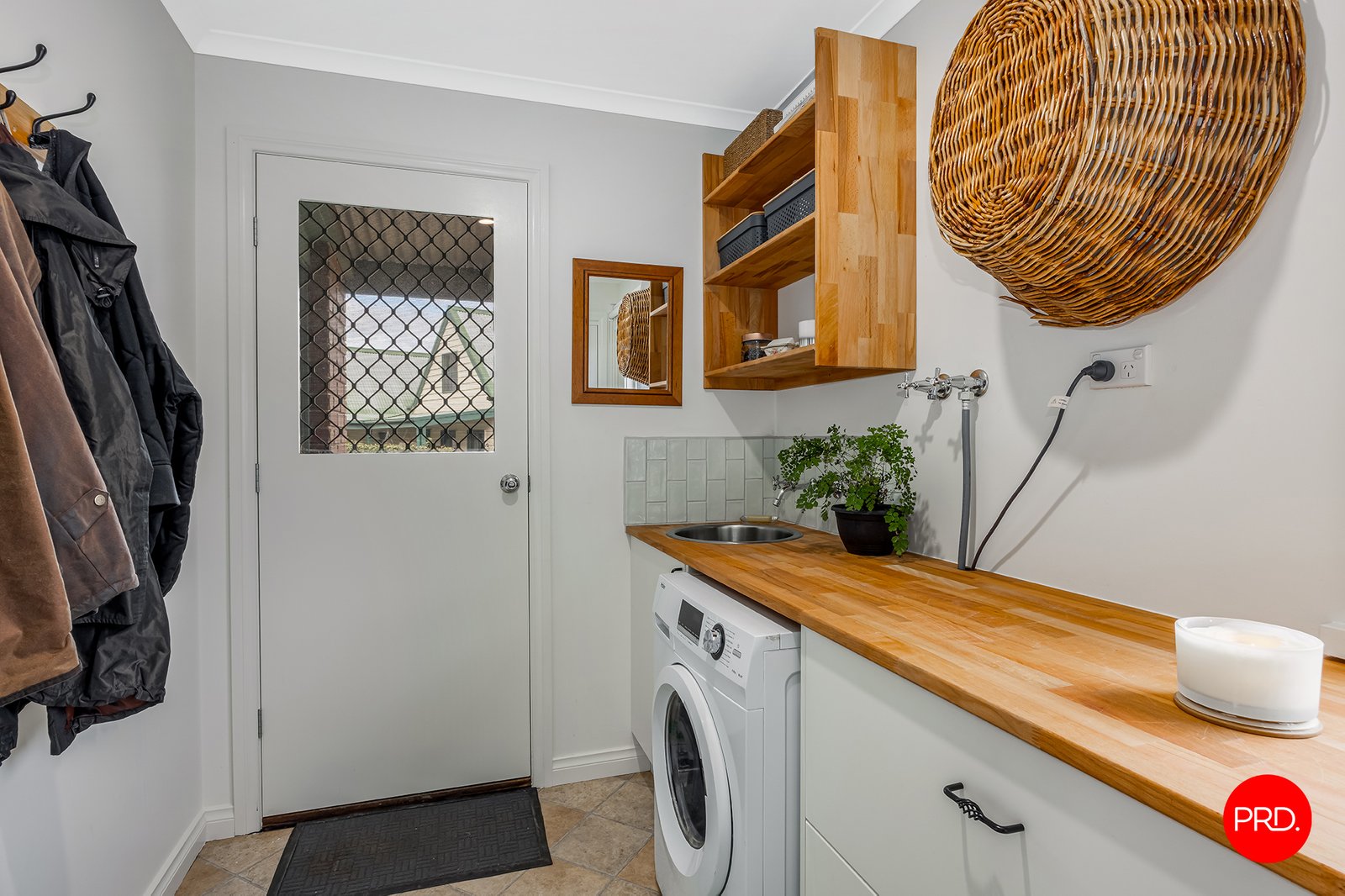 23 Castles Crescent KYNETON 16