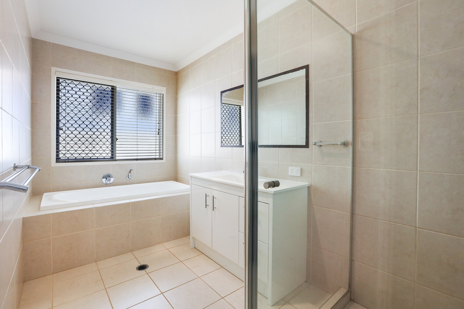 23 Casuarina Drive MOLENDINAR 14