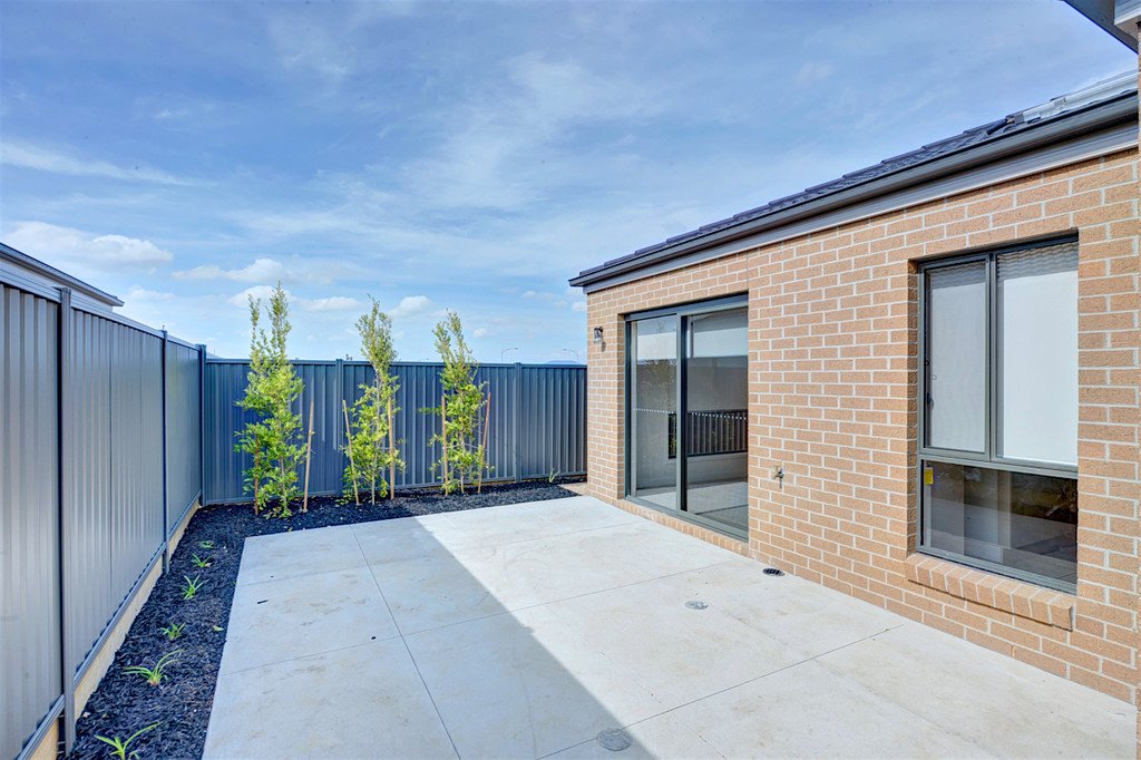 23 Charolais Street DELACOMBE 8