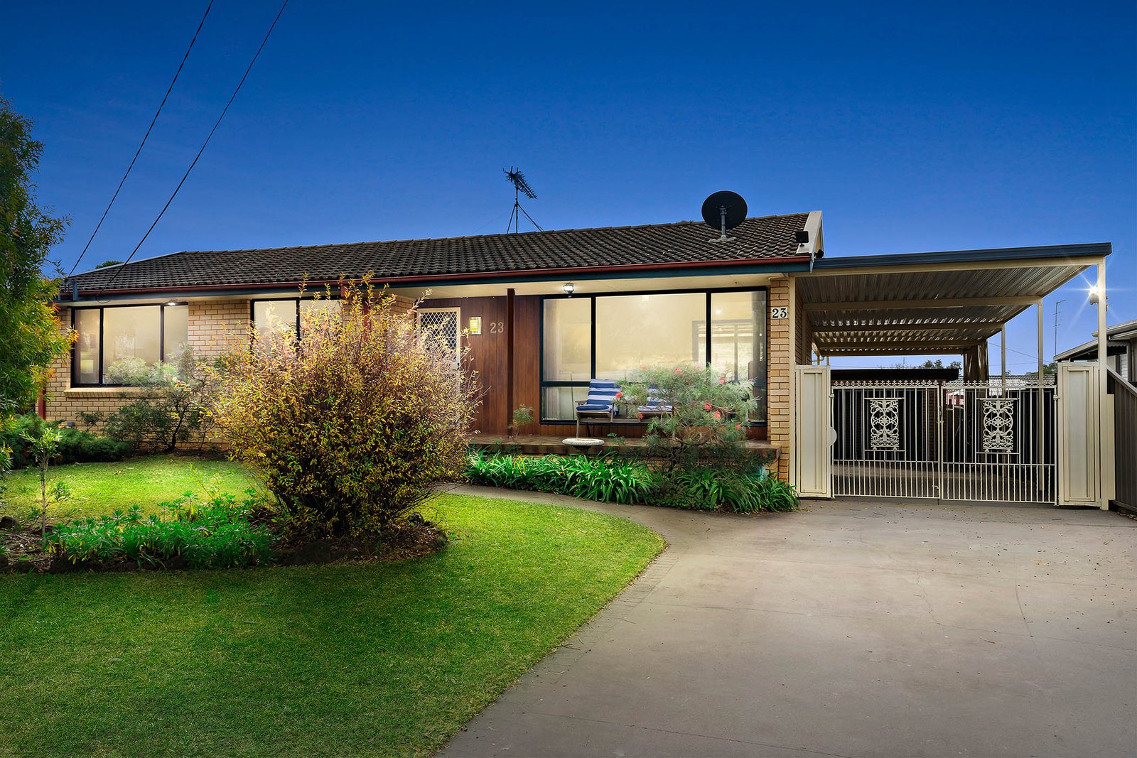23 Chesterfield Road SOUTH PENRITH 1