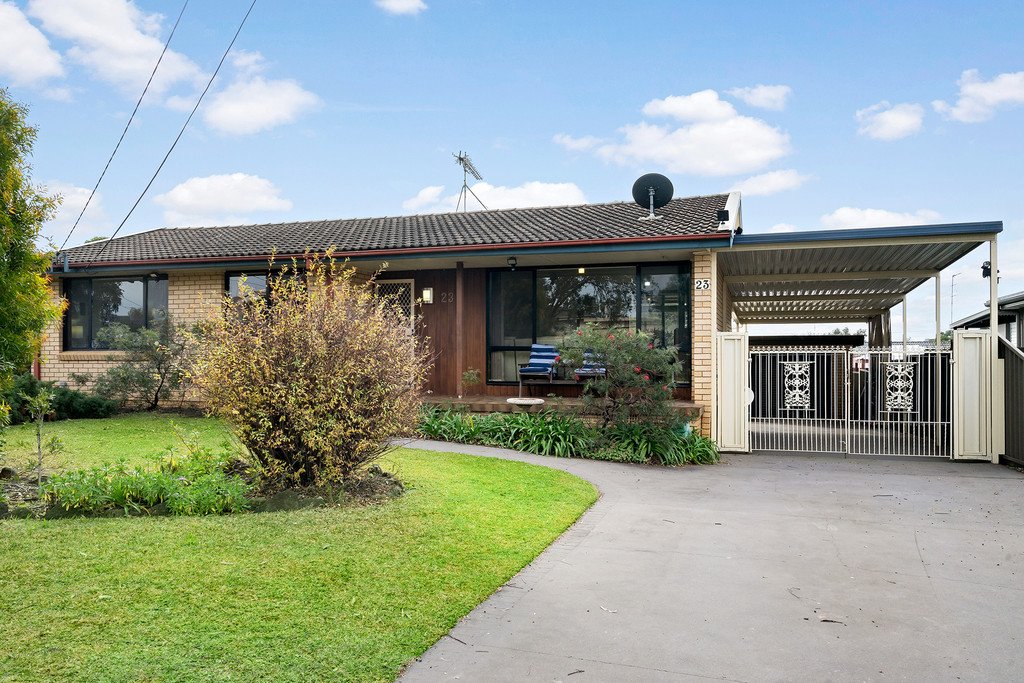 23 Chesterfield Road SOUTH PENRITH 2