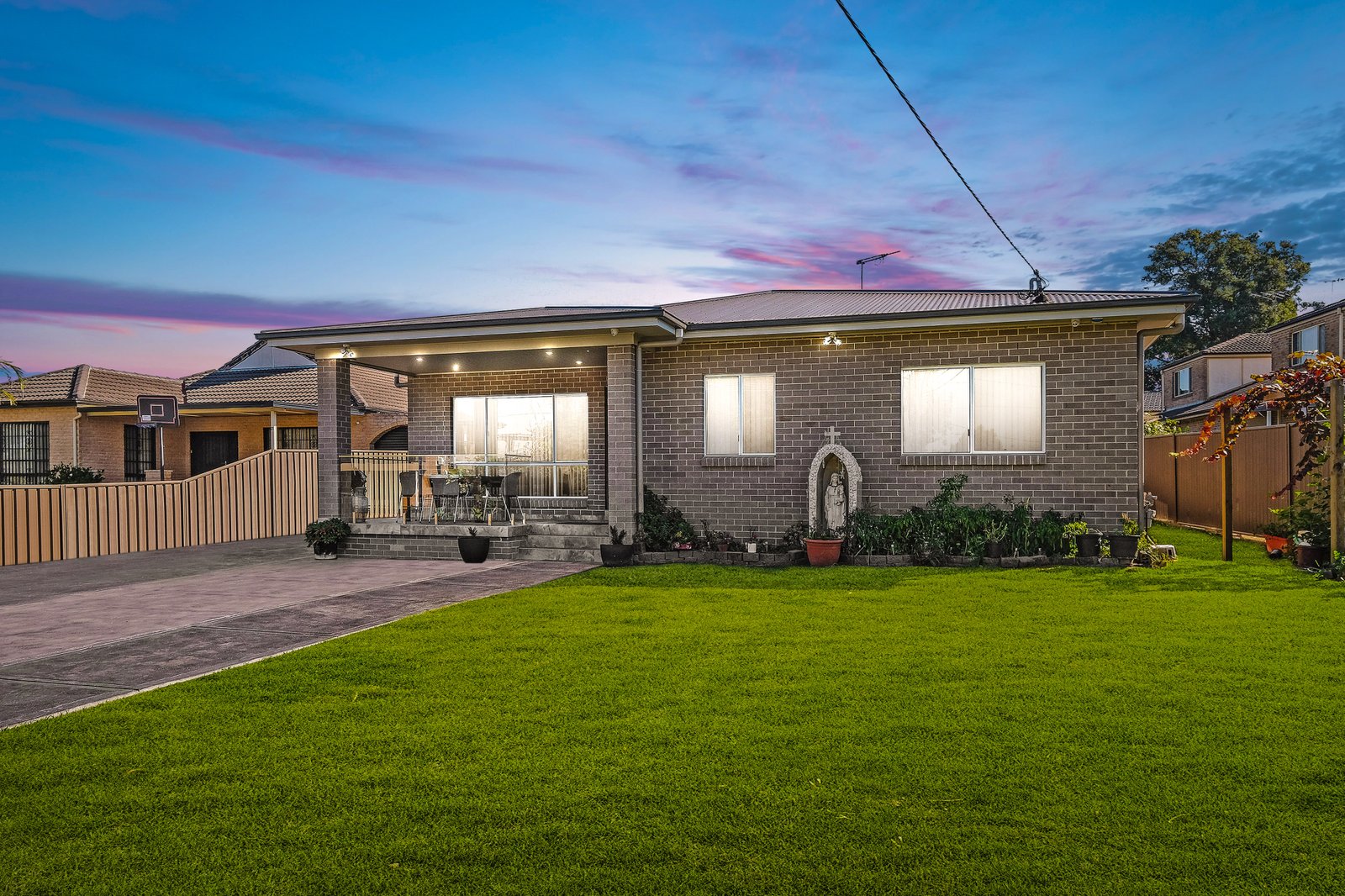 23 Coolaroo Crescent LURNEA 1