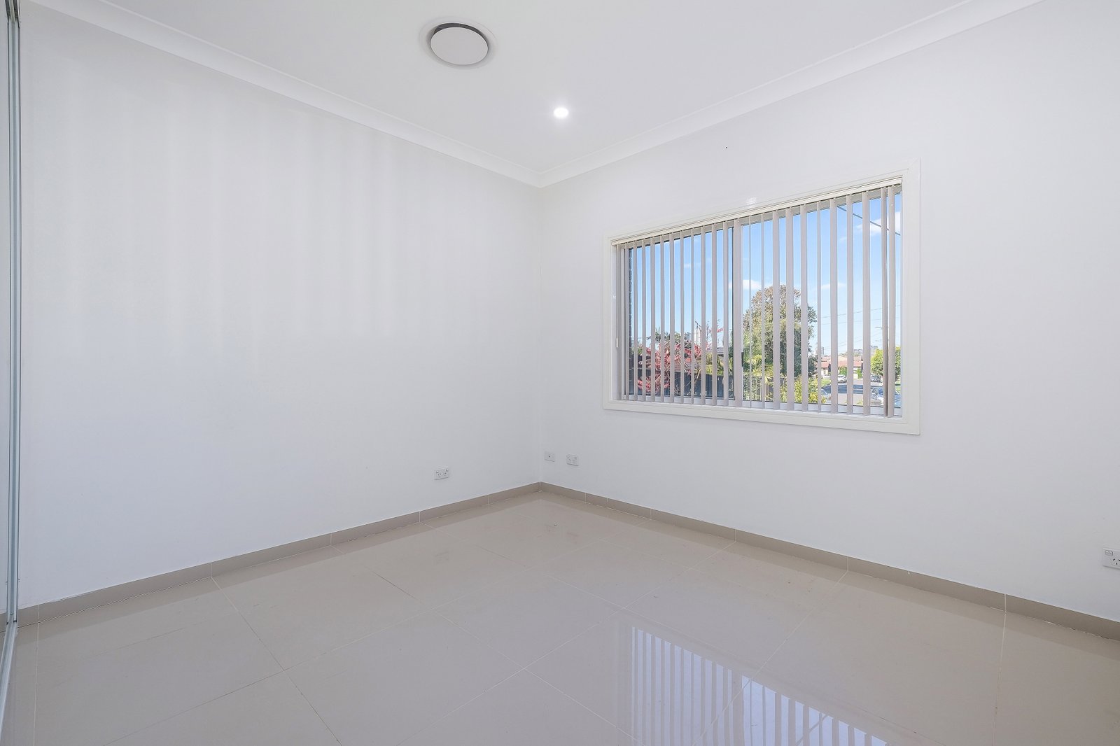 23 Coolaroo Crescent LURNEA 12