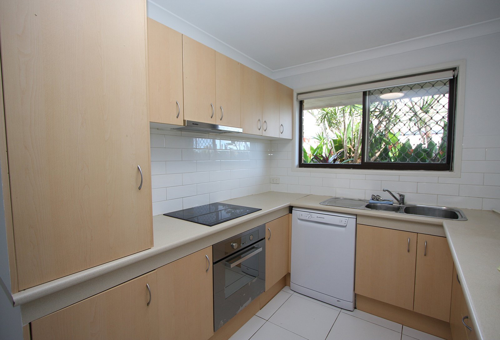 2/3 Corunna Crescent ASHMORE 7