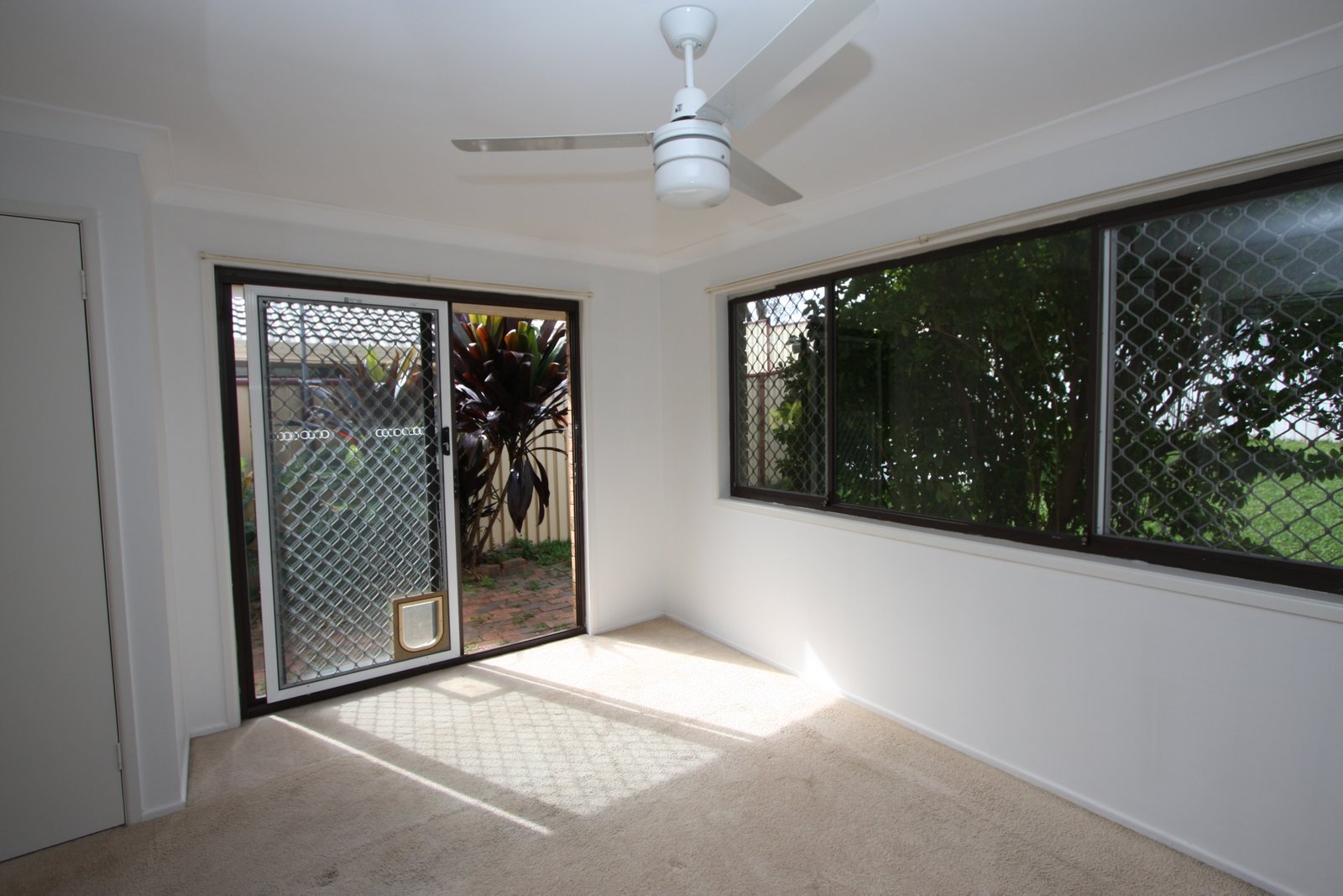 2/3 Corunna Crescent ASHMORE 10