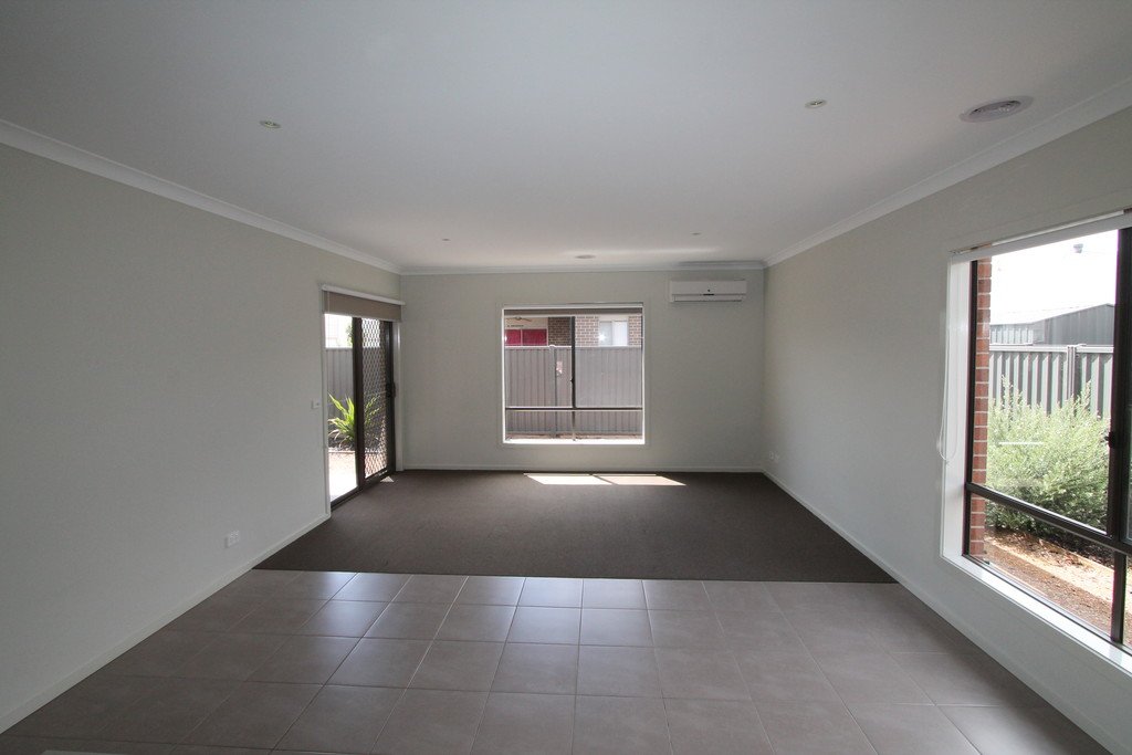 23 Craven Street Lucas 4