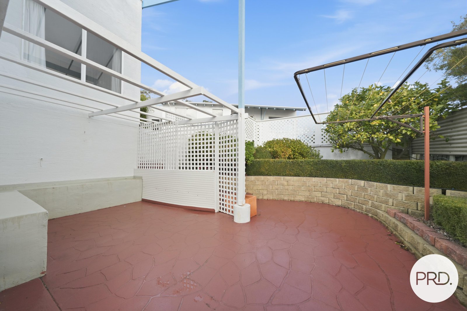 2/3 Cyrus Court ROSE BAY 16