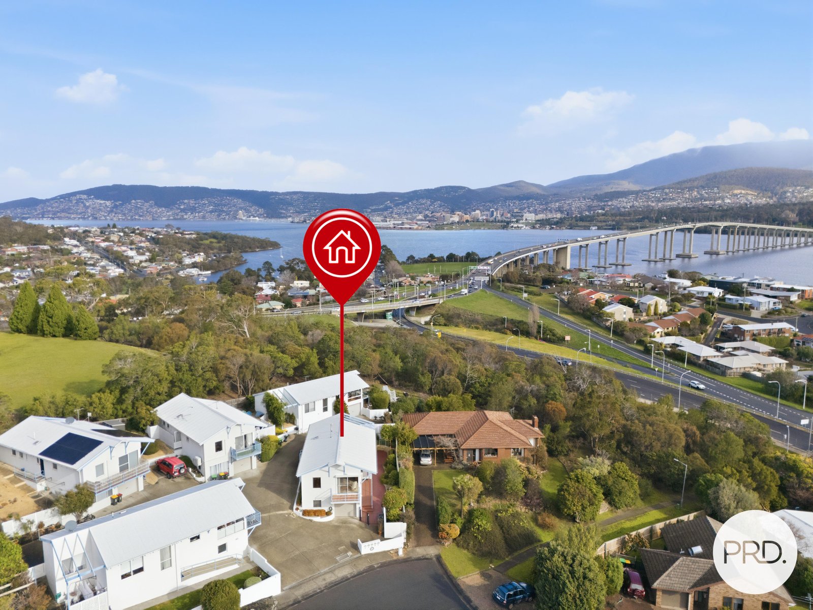 2/3 Cyrus Court ROSE BAY 17