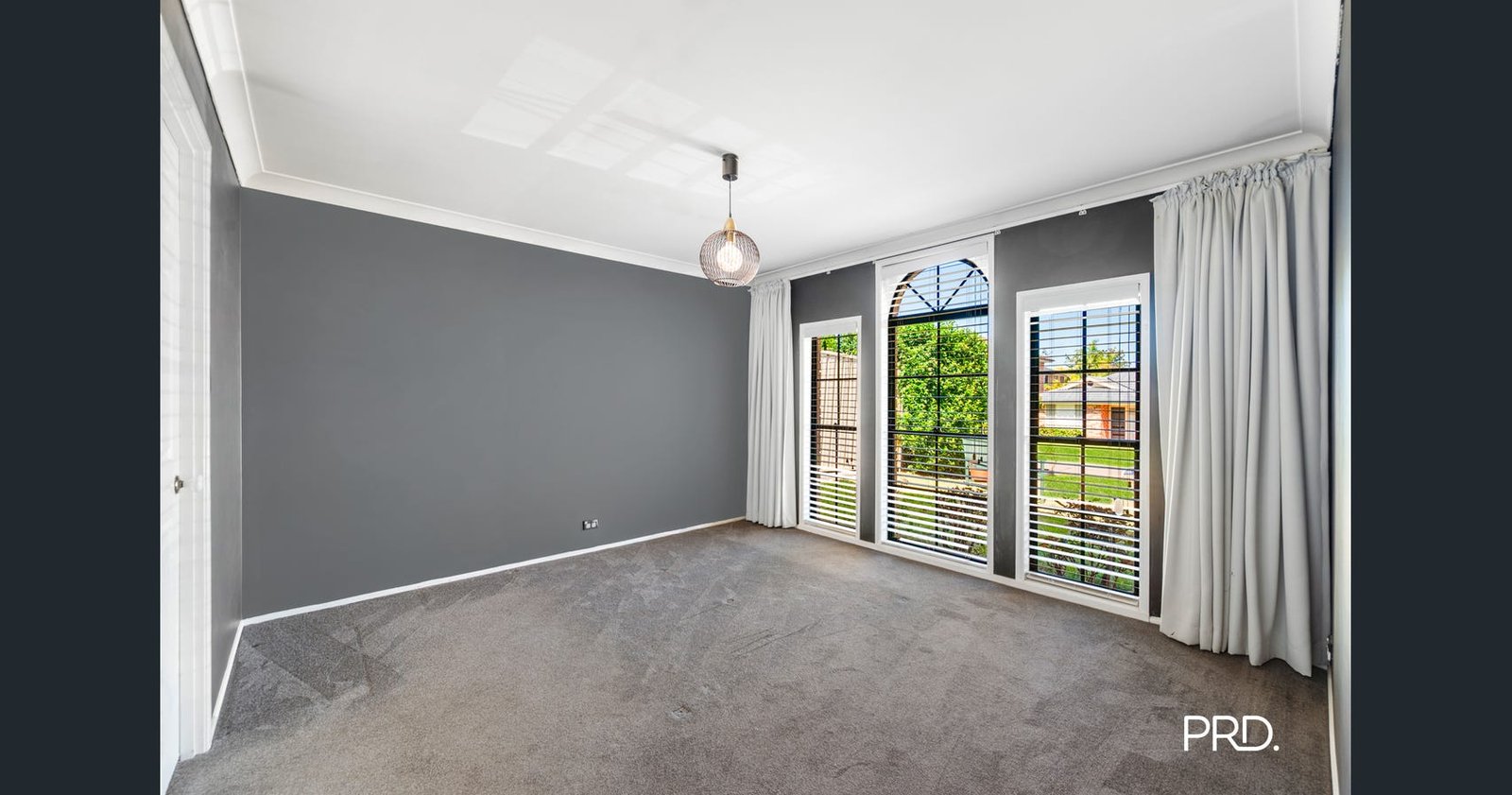 23 Dara Cres  Glenmore Park 11