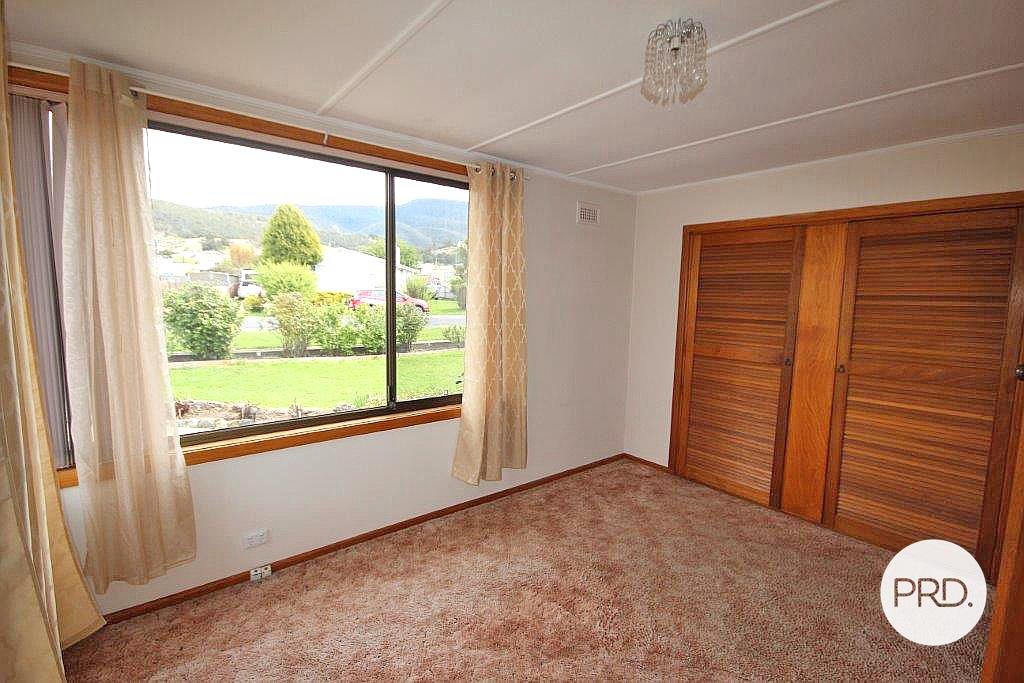 23 Dempster Street CLAREMONT 11