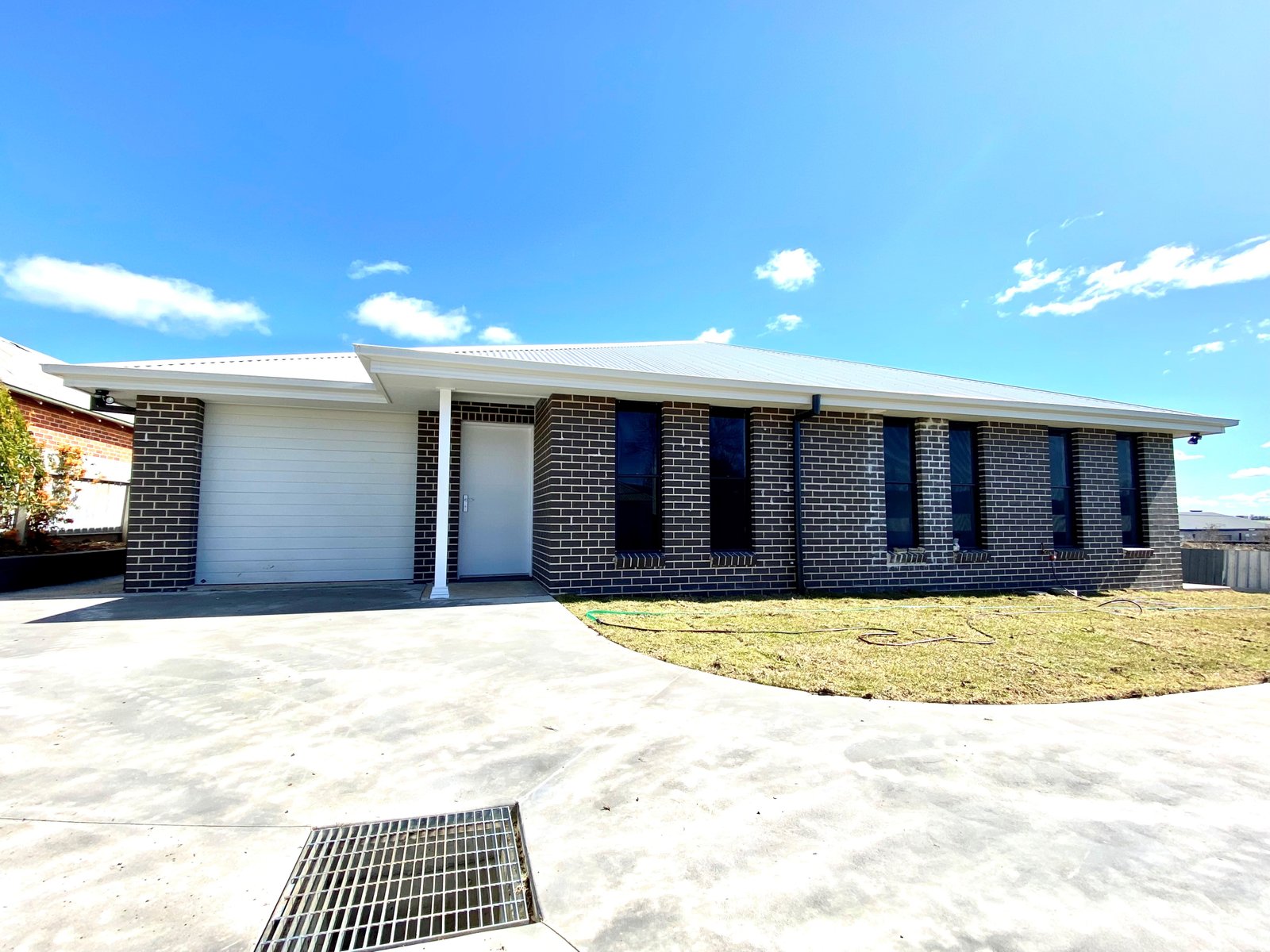 2/3 Denne Street TAMWORTH 1