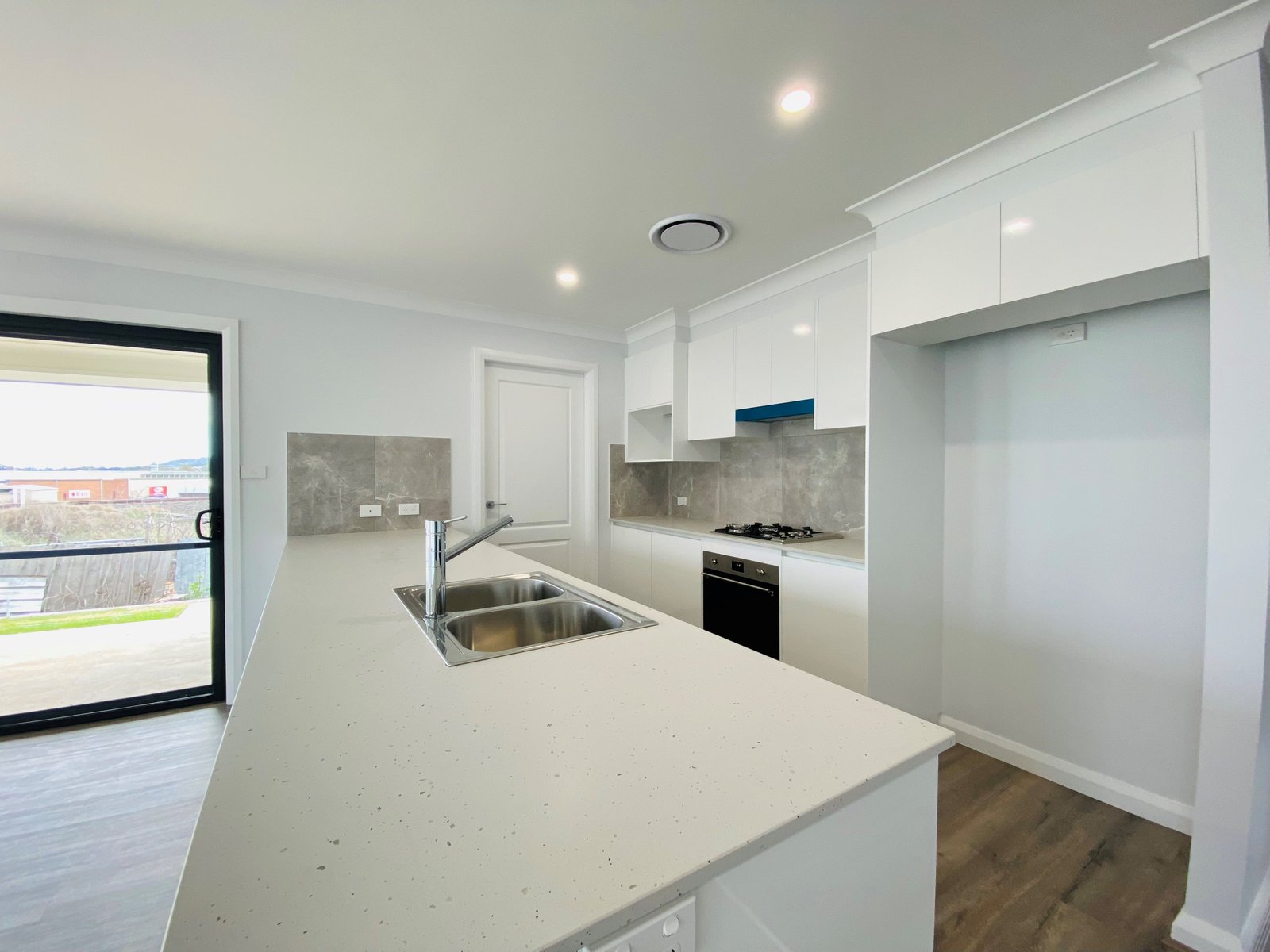 2/3 Denne Street TAMWORTH 2