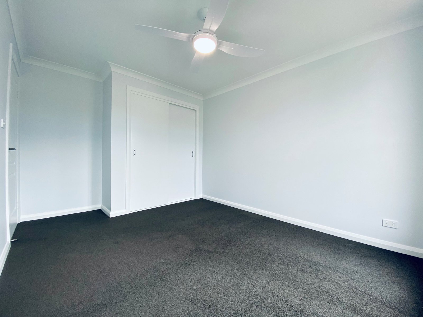 2/3 Denne Street TAMWORTH 10