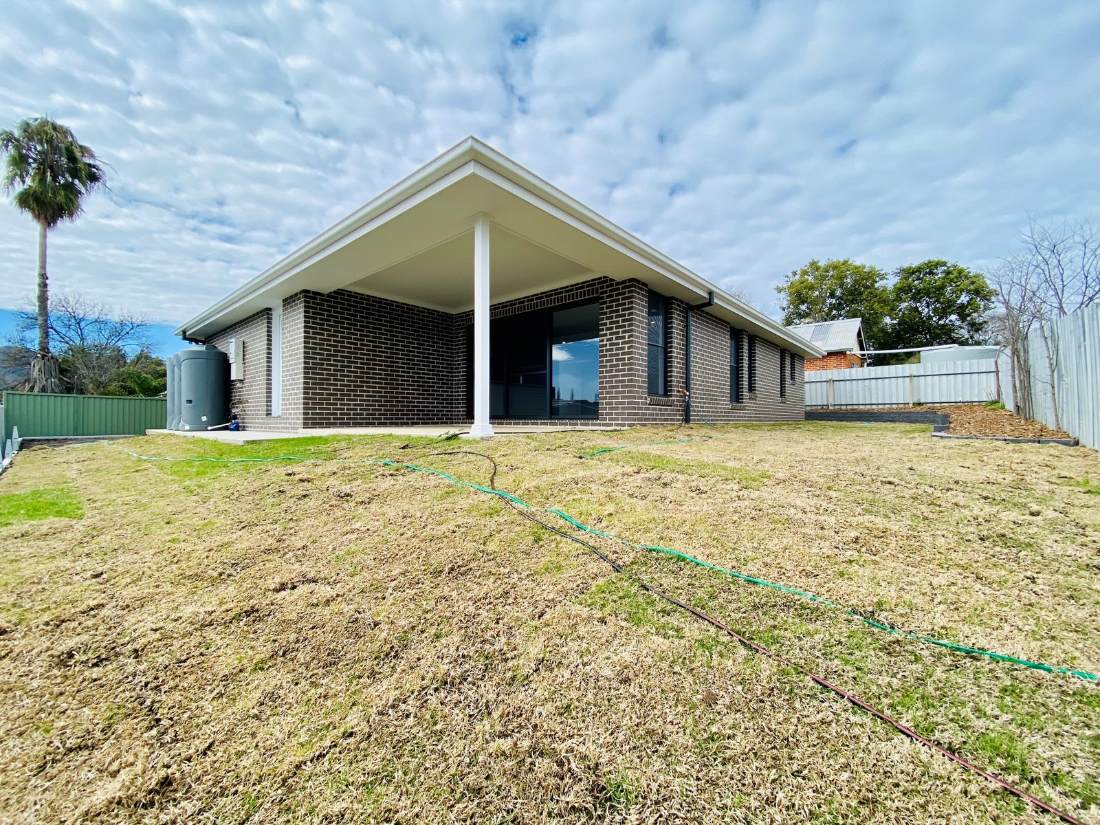 2/3 Denne Street TAMWORTH 15