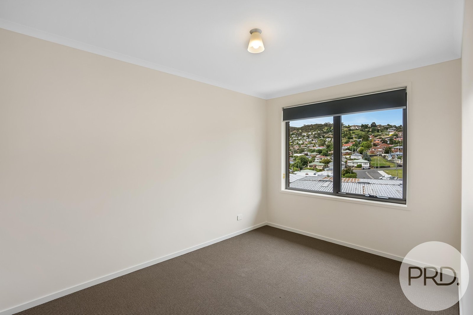 2/3 Denning Close NEW TOWN 6