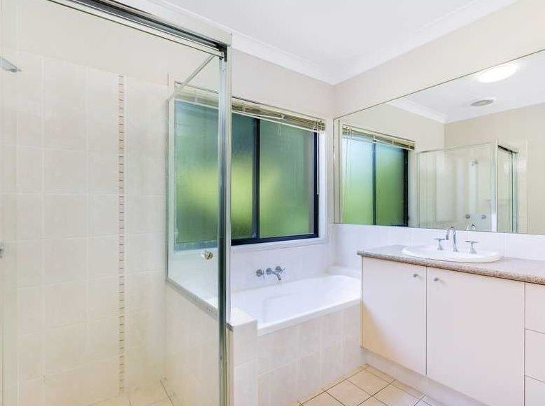 2/3 Dowling Drive SOUTHPORT 9