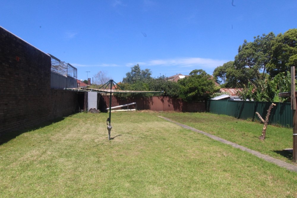 23 Dunstaffenage Street HURLSTONE PARK 6