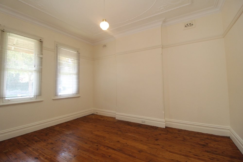 23 Dunstaffenage Street HURLSTONE PARK 5