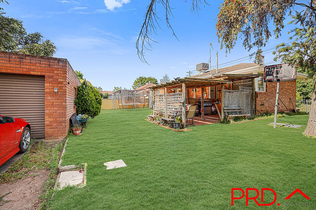 23 Edward Street TAMWORTH 9