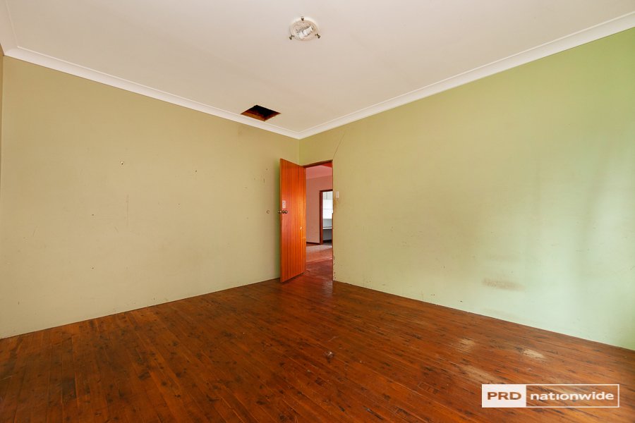 23 Elm Street TAMWORTH 5