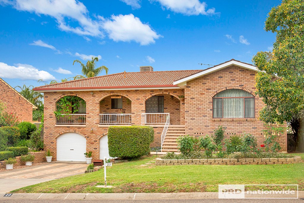 23 Eucalypt Avenue TAMWORTH 1