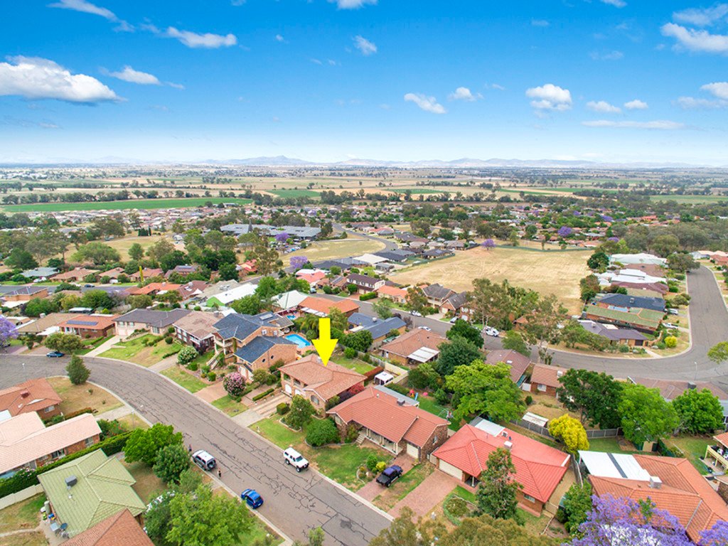 23 Eucalypt Avenue TAMWORTH 2