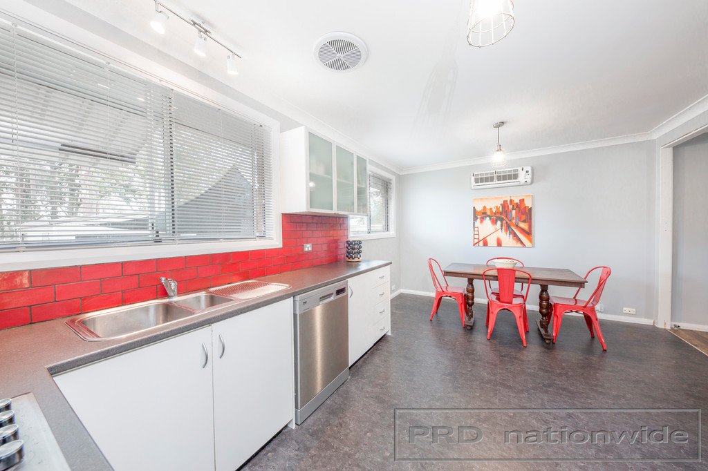 23 Evelyn Crescent THORNTON 7