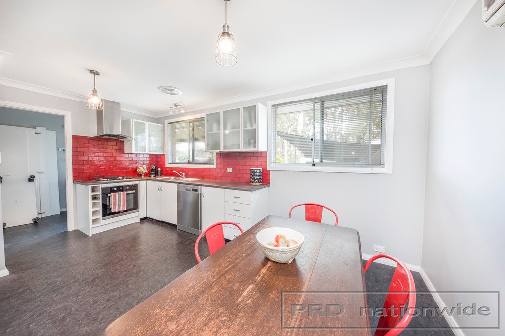 23 Evelyn Crescent THORNTON 8