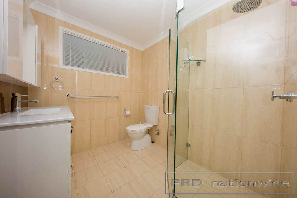 23 Evelyn Crescent THORNTON 11