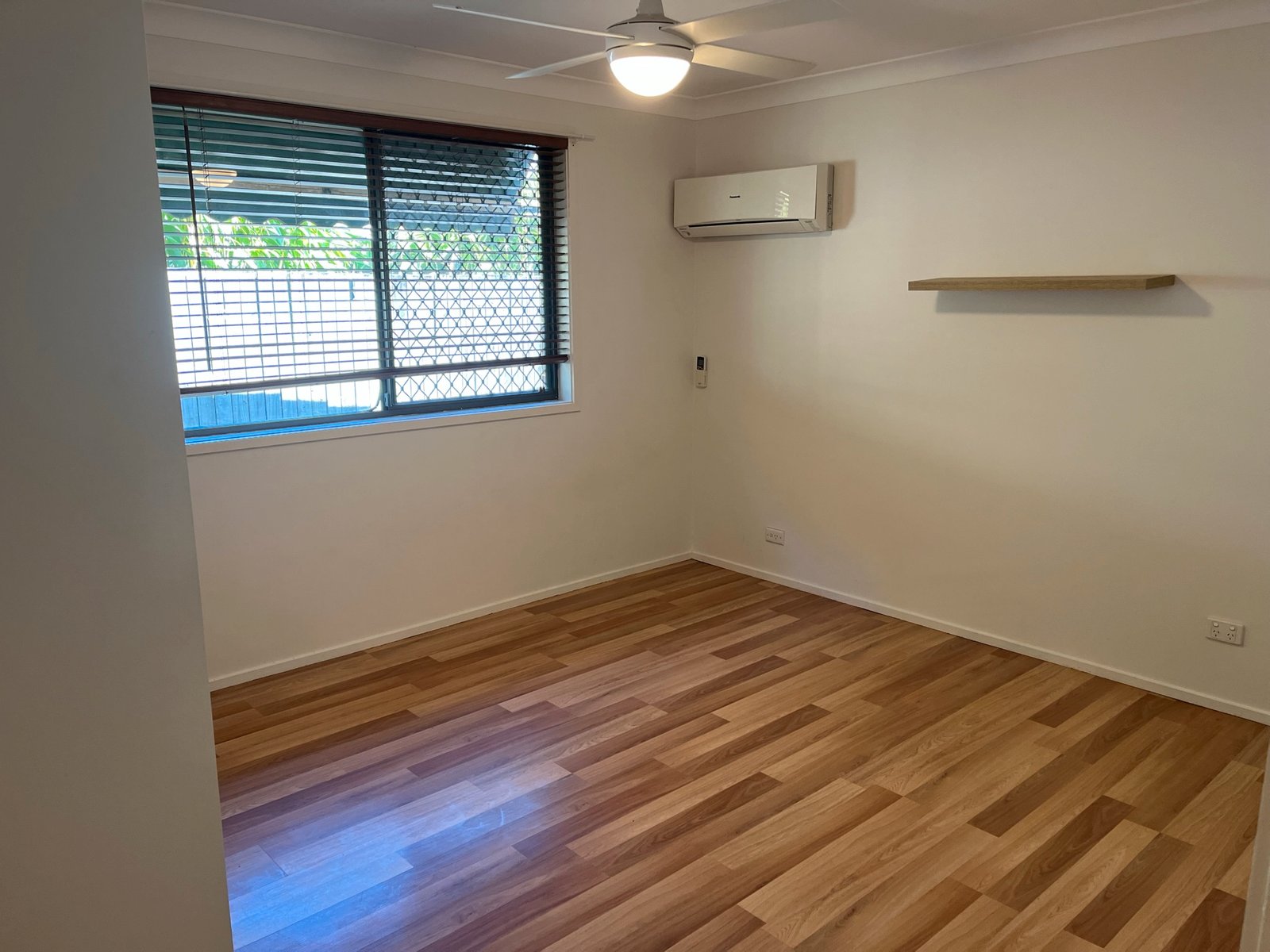2/3 Falcon Court BURLEIGH WATERS 5