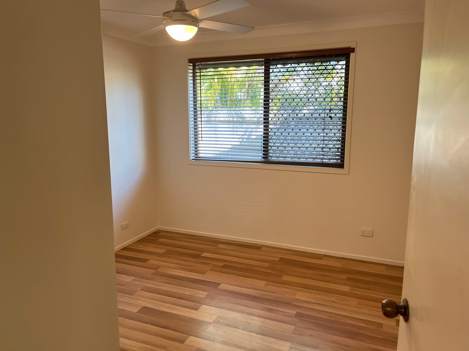 2/3 Falcon Court BURLEIGH WATERS 7