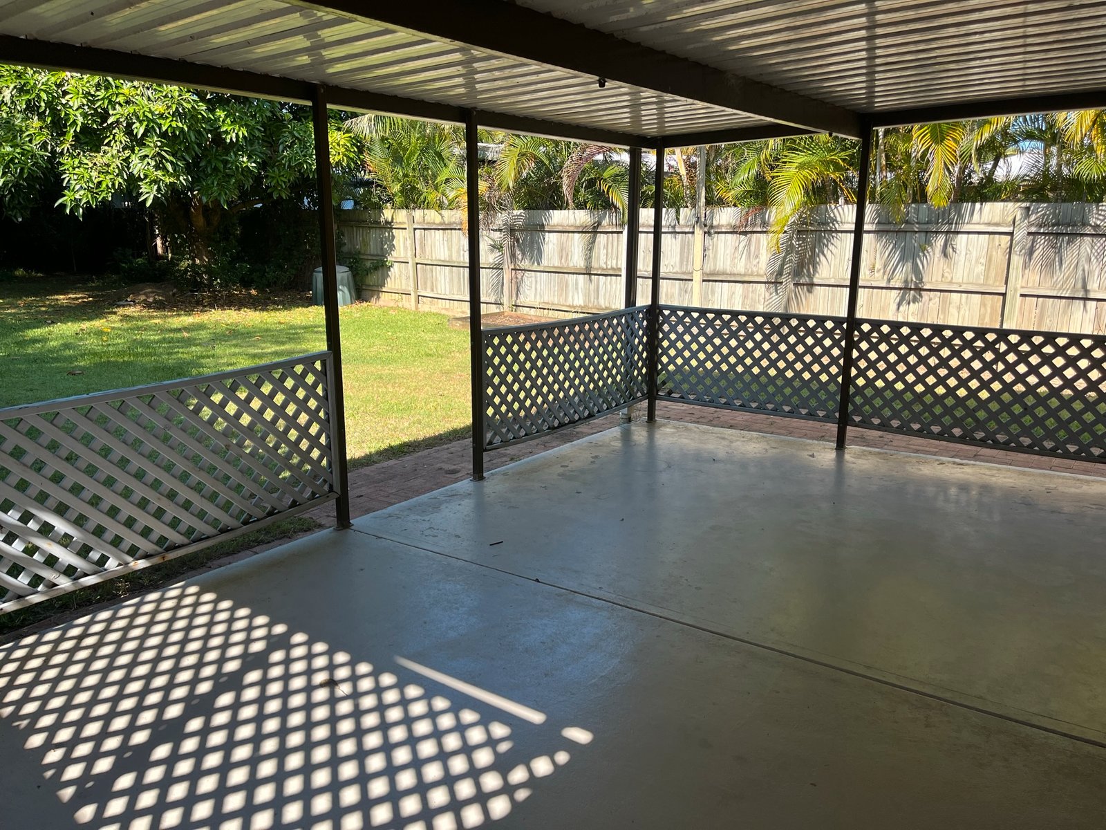 2/3 Falcon Court BURLEIGH WATERS 9