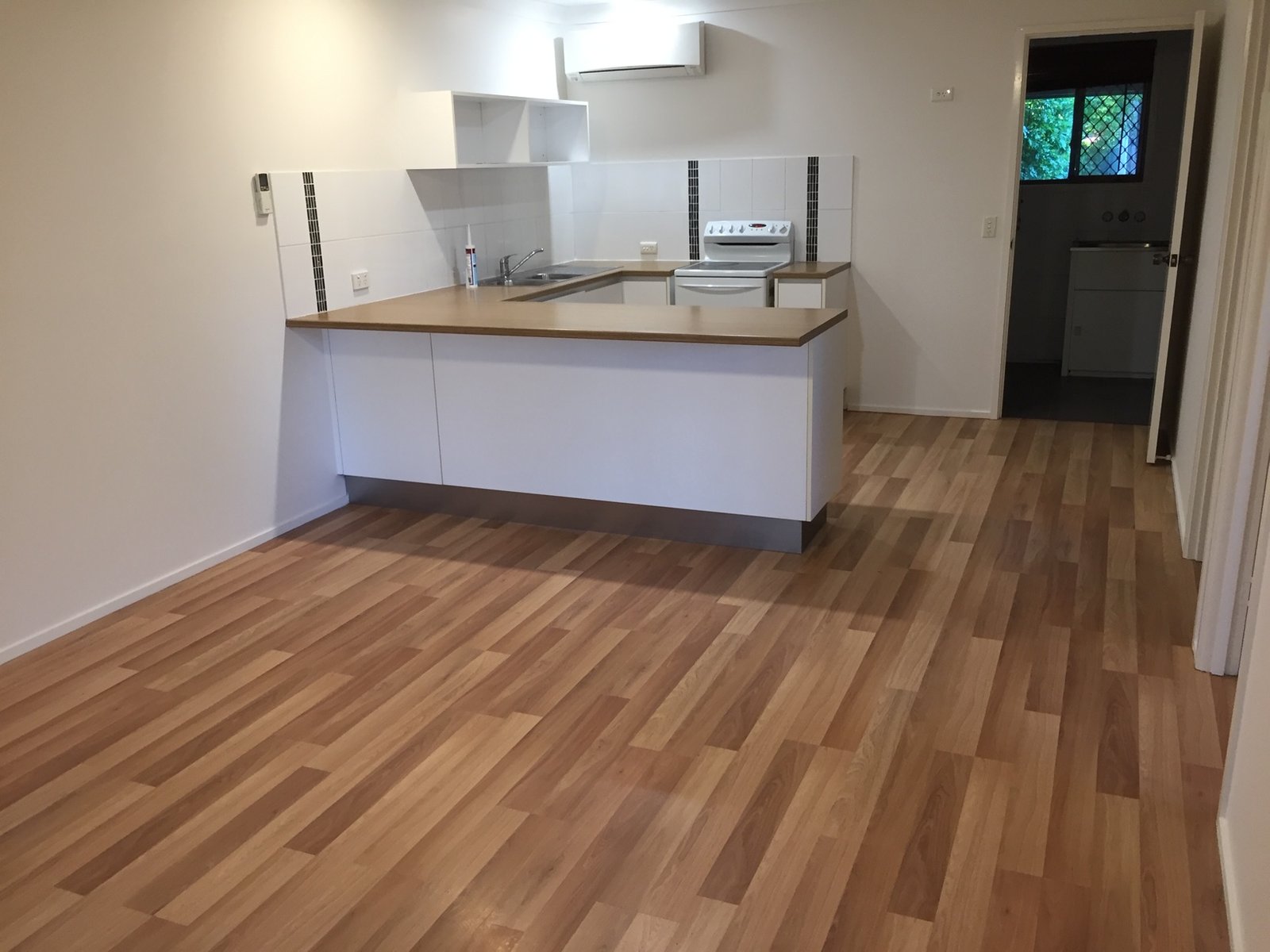 2/3 Falcon Court BURLEIGH WATERS 3