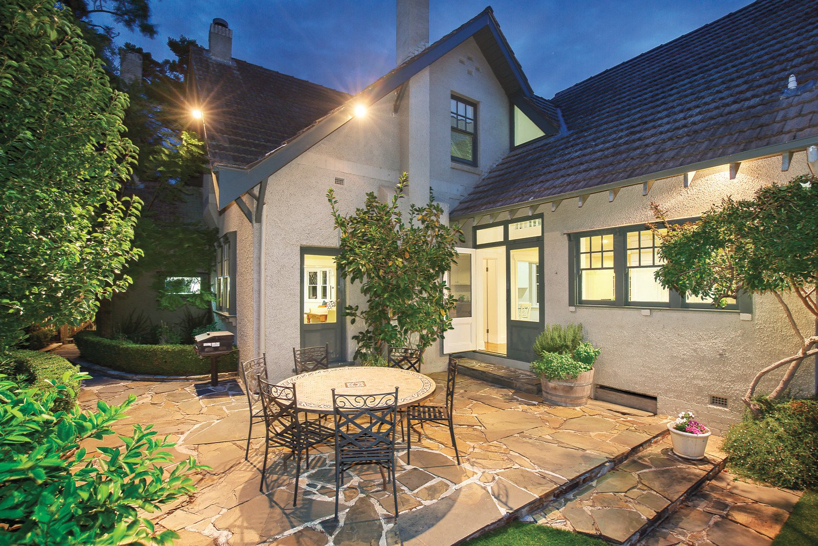 23 Faversham Road, Canterbury, VIC