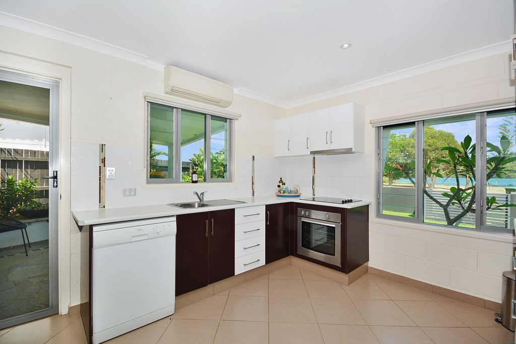 23 Fingal Road FINGAL HEAD 9