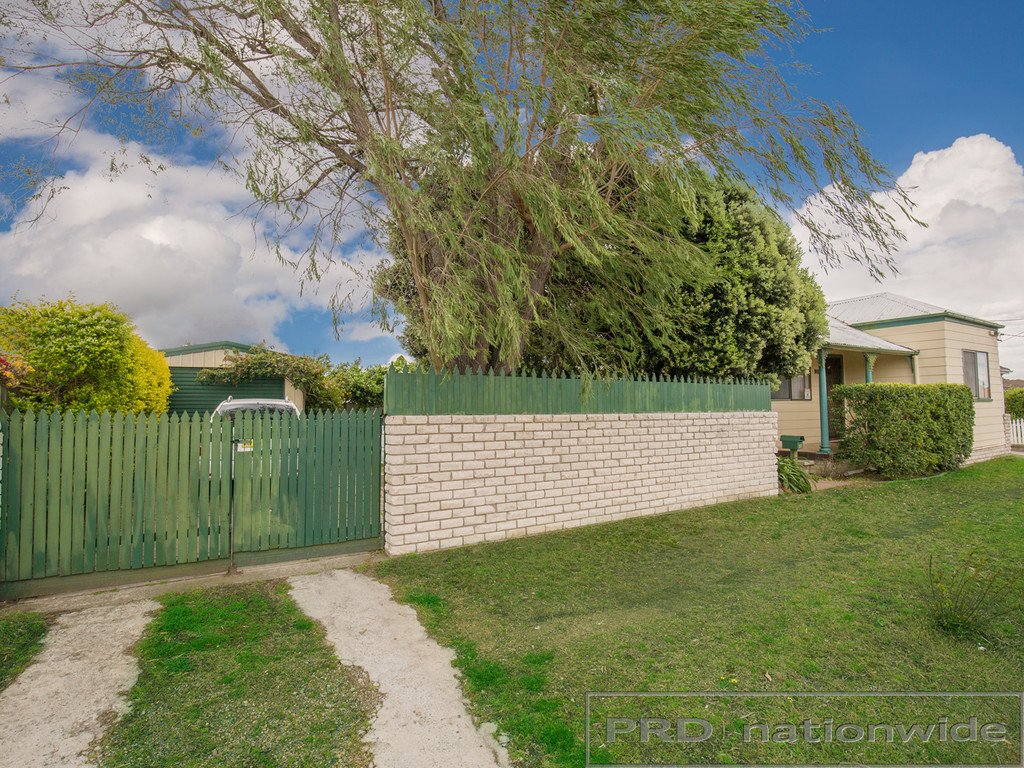 23 First St  WESTON 14