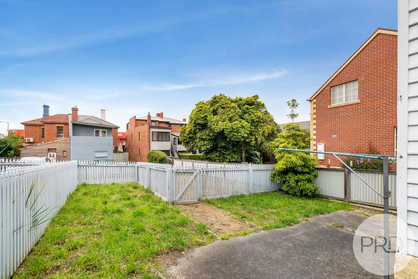 2/3 Flinders Lane SANDY BAY 9