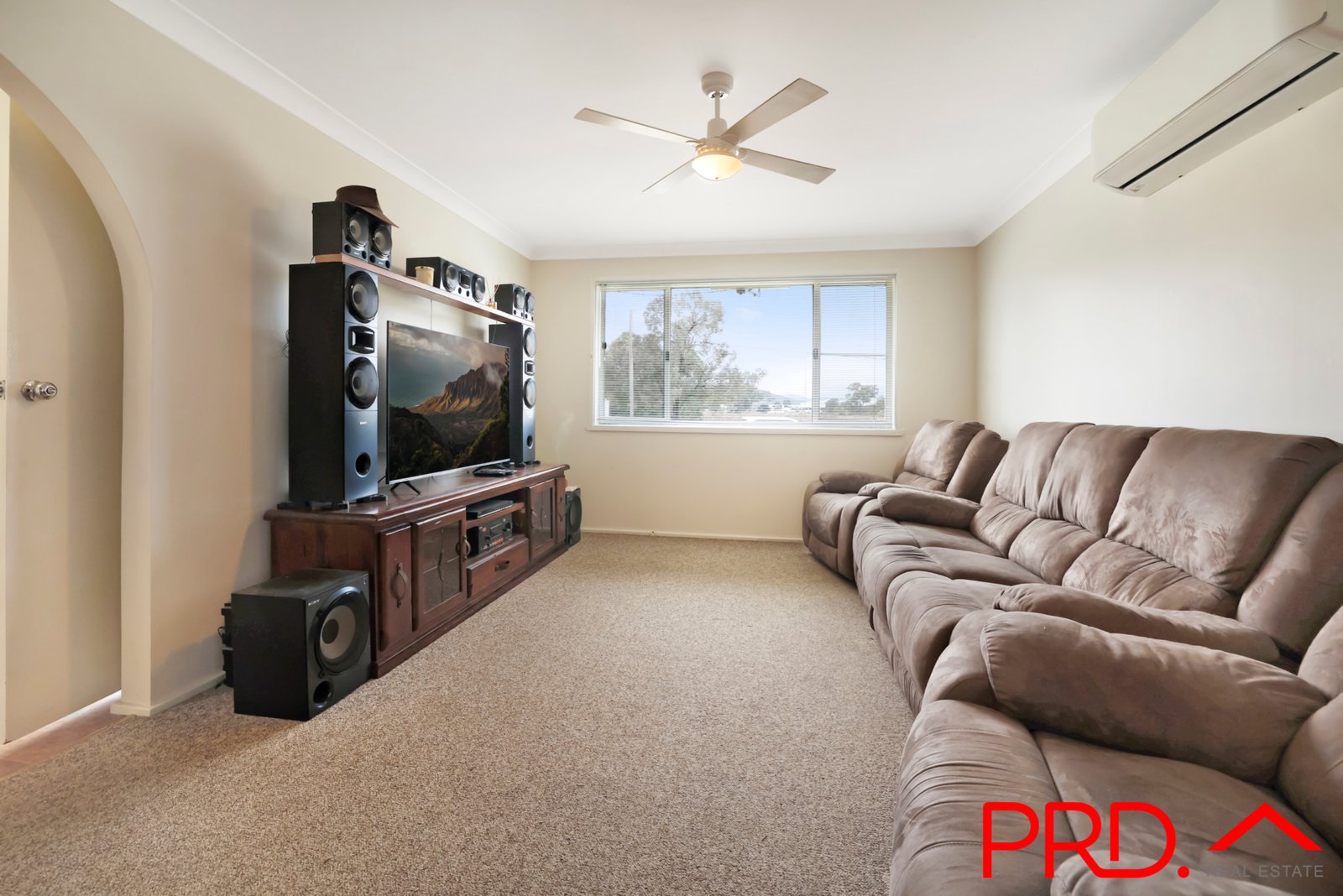 23 Flinders Street TAMWORTH 9