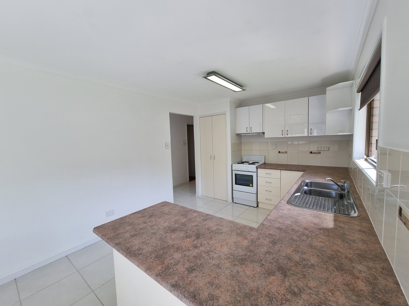 2/3 Fox Court TANNUM SANDS 5
